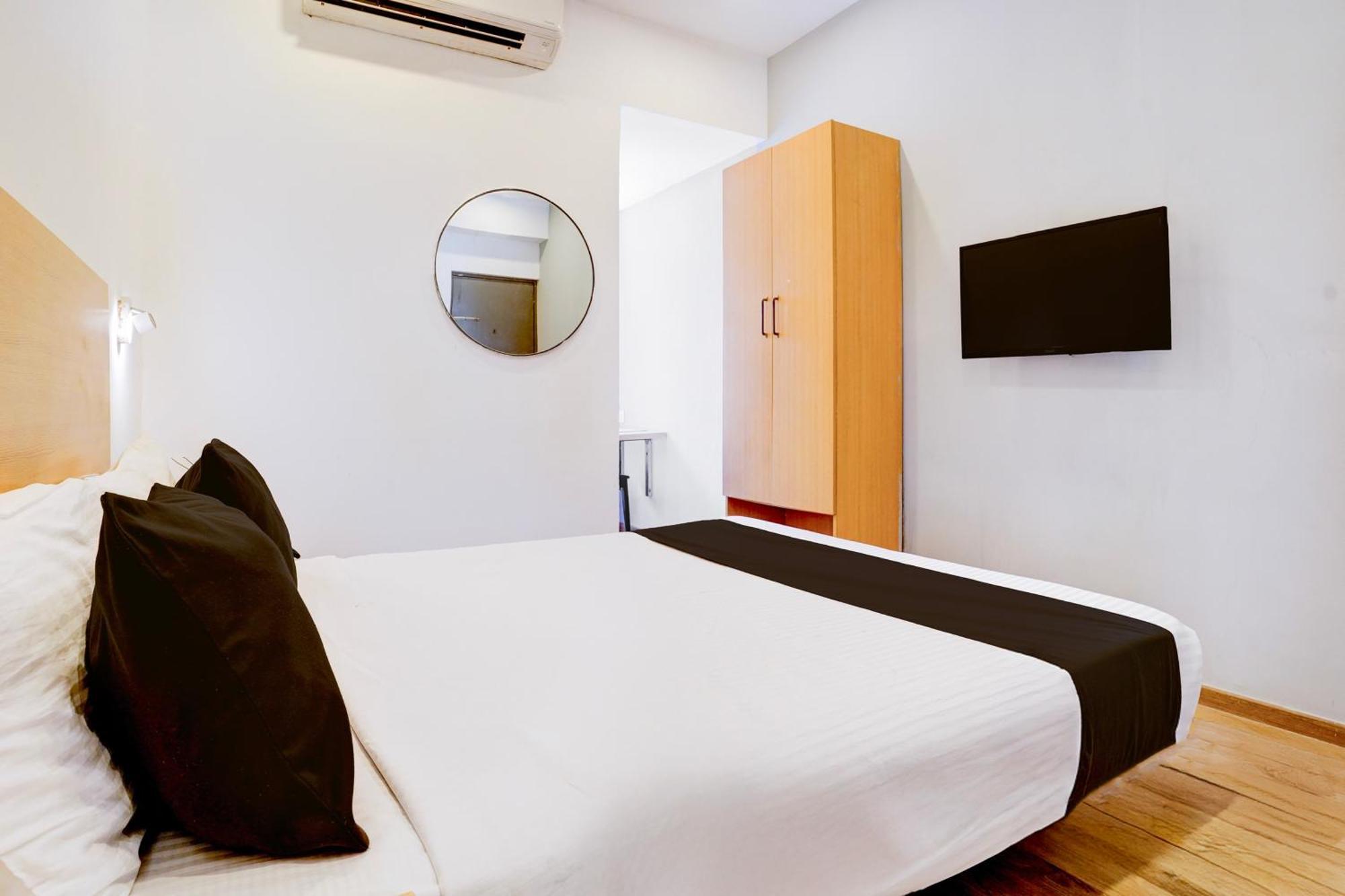 Townhouse Khar The Habitat Otel Mumbai Dış mekan fotoğraf