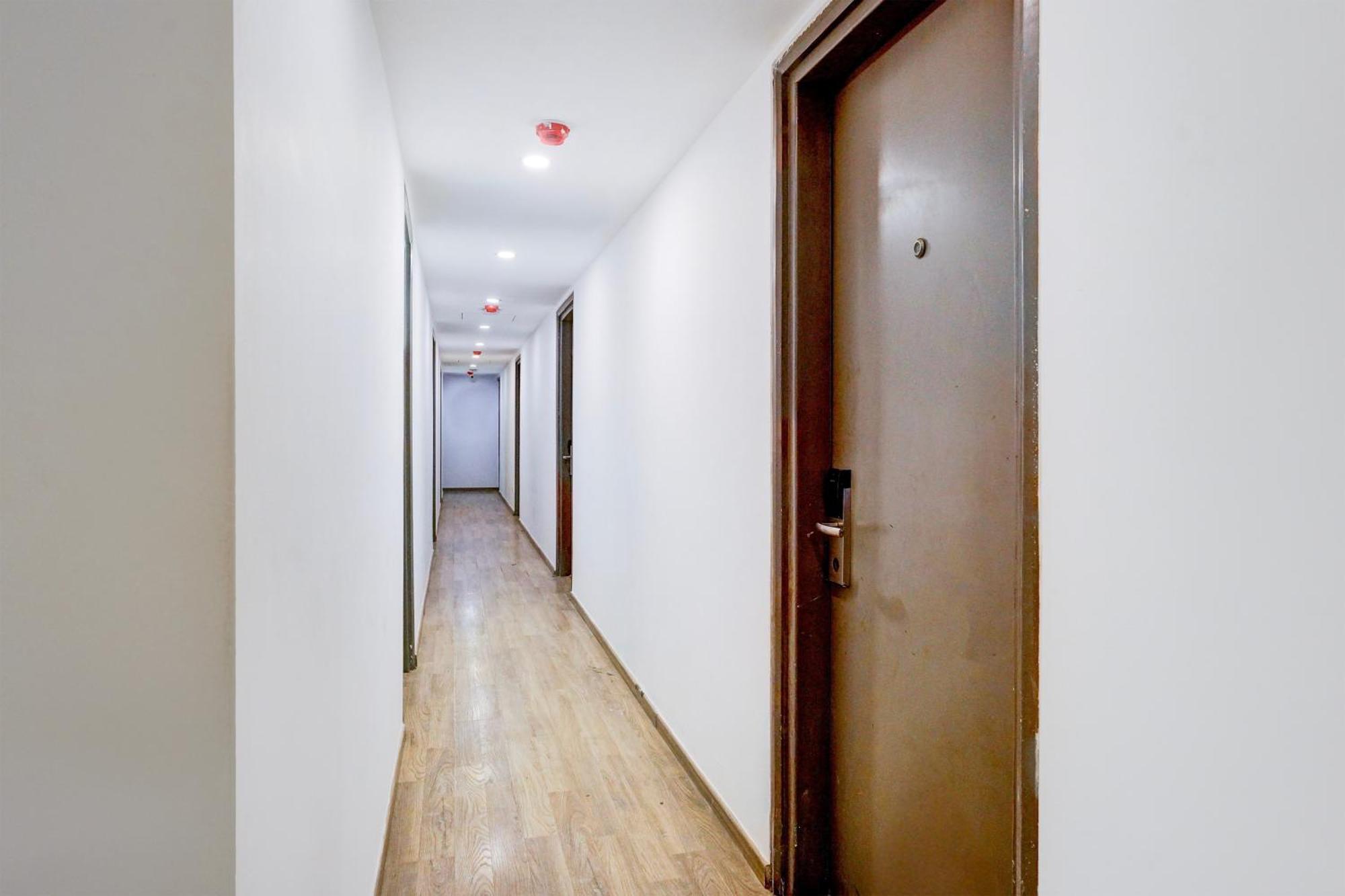 Townhouse Khar The Habitat Otel Mumbai Dış mekan fotoğraf