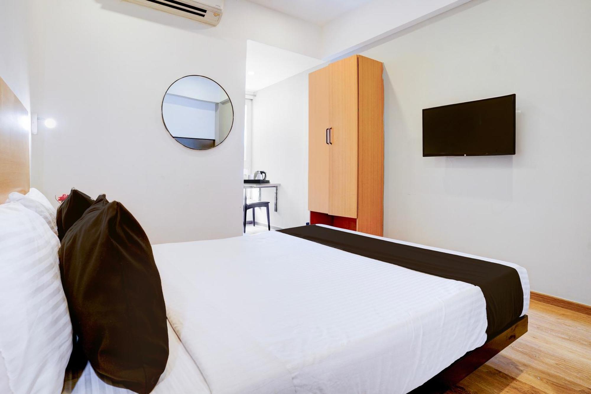 Townhouse Khar The Habitat Otel Mumbai Dış mekan fotoğraf