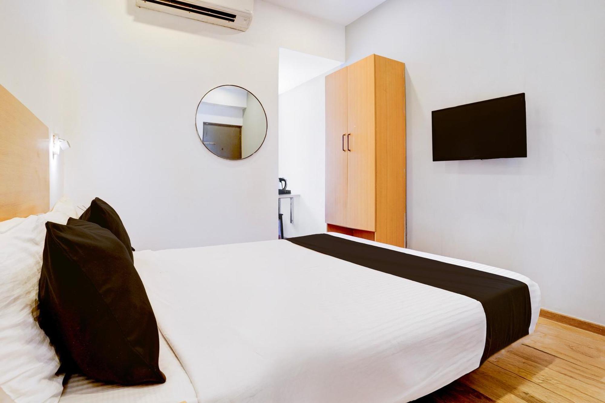 Townhouse Khar The Habitat Otel Mumbai Dış mekan fotoğraf