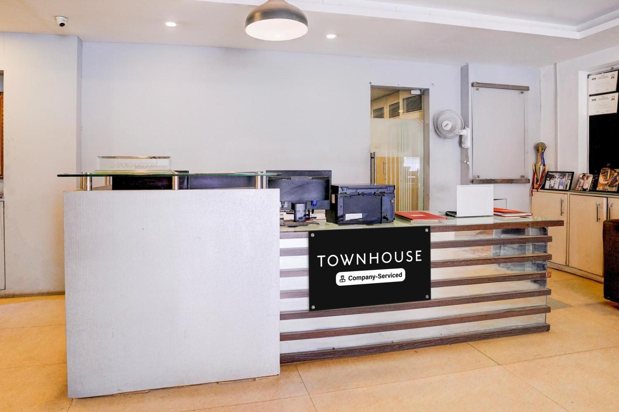 Townhouse Khar The Habitat Otel Mumbai Dış mekan fotoğraf